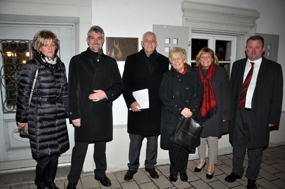 Gruppenbild vor dem Gasthaus Krone